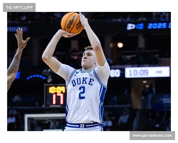 萧华亲临观战 NBA准状元弗拉格砍16+9 杜克大胜中国男篮苦主晋级四强 萧华亲临观战 NBA准状元弗拉格砍16+9 杜克大胜中国男篮苦主晋级四强