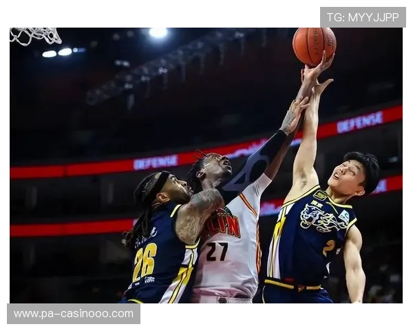 广东篮板失守洛夫顿受罚同曦核心伤退首钢帅位风雨飘摇局势紧张中