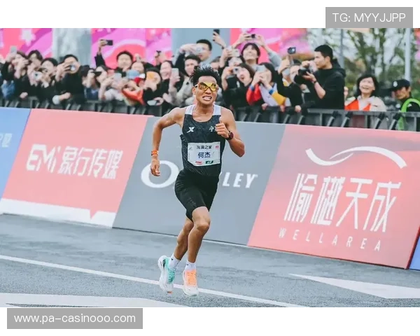 感动全网的赛场跑者被找到他的励志故事持续温暖全国网友深处之中